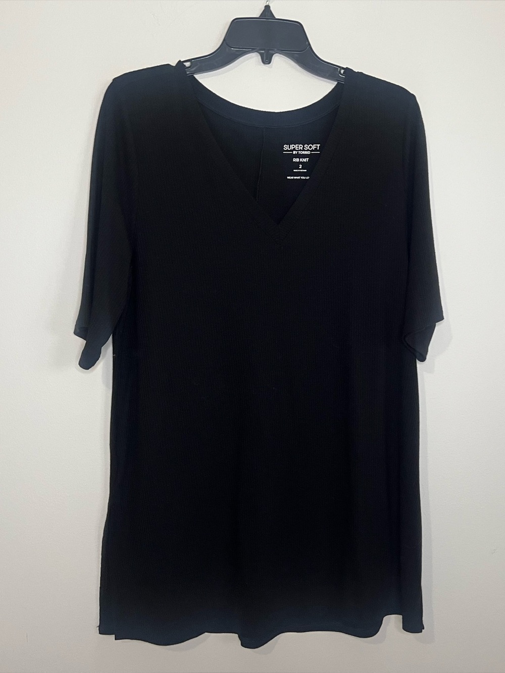 torrid Black V-Neck Short Sleeve Top